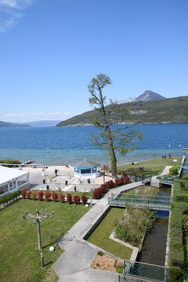 Logement Atypique Avec Vue Unique Panoramique Sur Le Lac D'Annecy, Dans Une Residence Avec Plage Et Ponton Privee Sur La Commune De Дюэн Экстерьер фото