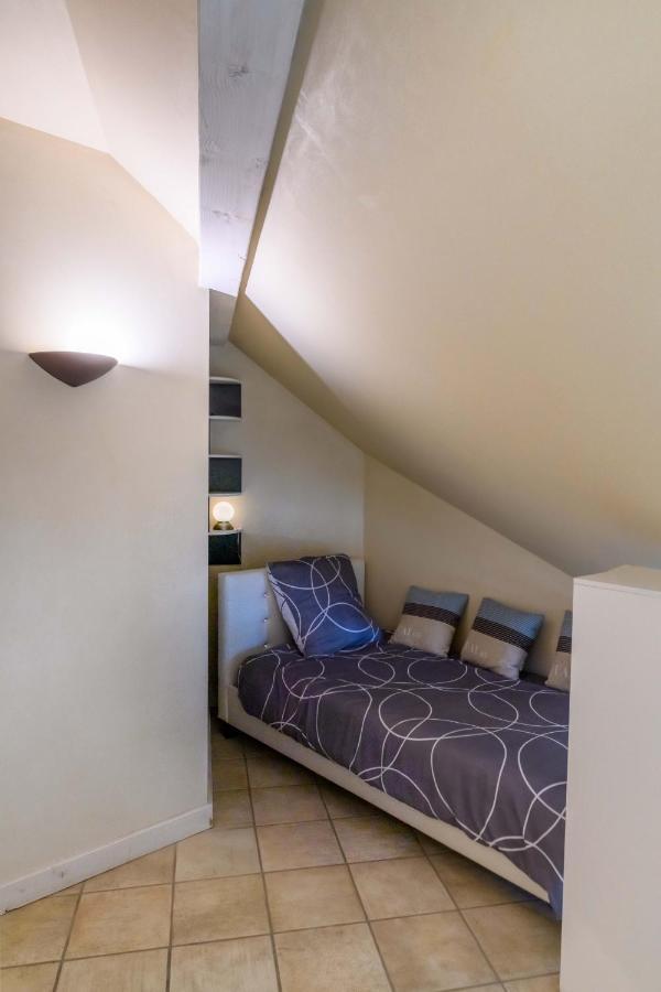 Logement Atypique Avec Vue Unique Panoramique Sur Le Lac D'Annecy, Dans Une Residence Avec Plage Et Ponton Privee Sur La Commune De Дюэн Экстерьер фото